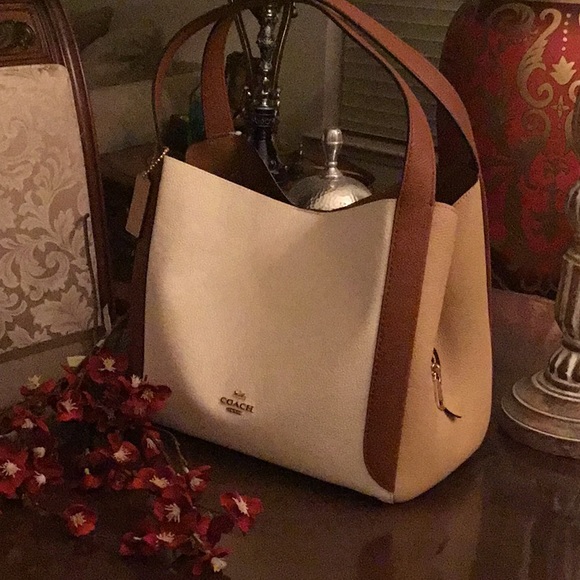 Coach Hand bag - Picture 1 of 8